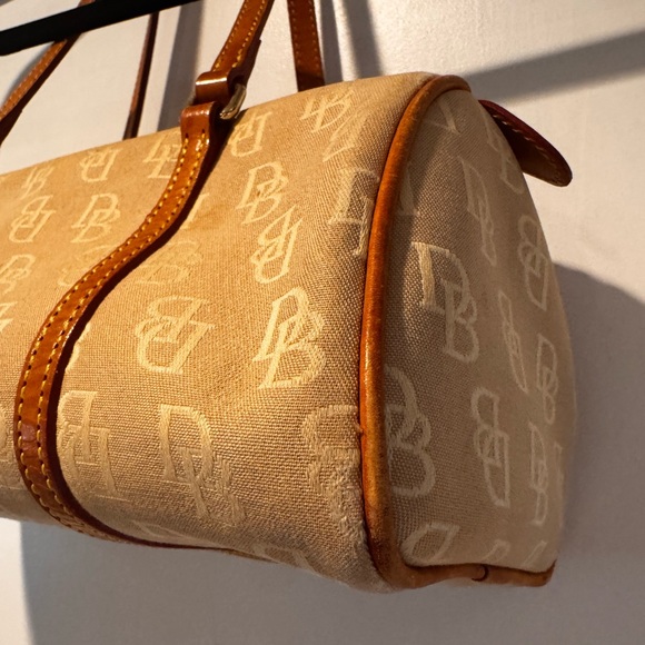 Vintage 2000 Dooney & Bourke Signature Barrel Bag - Picture 4 of 13